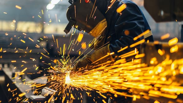 Mejoran las perspectivas económicas: expertos elevan proyecciones de crecimiento para 2026 y el próximo año