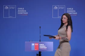 Vallejo reflota campaña de la UDI contra despidos de funcionarios en 2014 y cuestiona a la derecha por críticas actuales por “amarres”