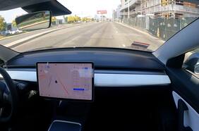 Viaje histórico | Tesla Motors logra el primer viaje del Autopilot sin conductor