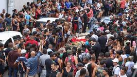 Tras megaoperativo policial en Río de Janeiro que dejó 64 muertos: vecinos trasladan decenas de cadáveres a plaza São Lucas