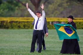 Policía Federal de Brasil cumple órdenes de allanamiento contra partidarios de Bolsonaro