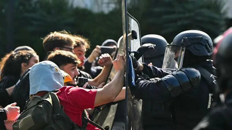 Protesta de estudiantes en París, Francia. Foto: archivo