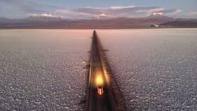 Salar de Atacama: pagos a Corfo de SQM y Albemarle caen 28% en 2025 y llegan a su menor nivel en tres años por menor precio del litio