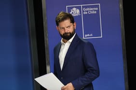 Boric devuelve arremetida de Kast en Icare y apunta contra concepto de “gobierno de emergencia”