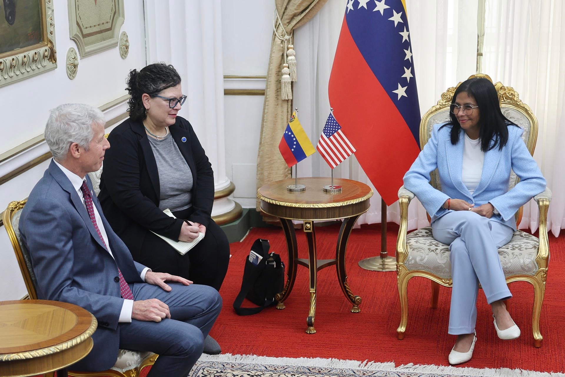 Trump afirma que Delcy Rodríguez “quiere” convocar elecciones, pero asegura que Venezuela aún “no está preparada”