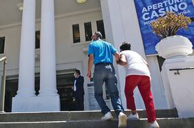 Luego de largo cierre, casino de Viña del Mar vuelve a abrir tras permiso de la autoridad