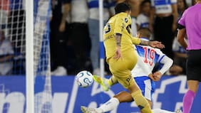 Revisa el golazo de Leandro Paredes con el que Boca Juniors se adelanta ante la UC en el Claro Arena