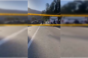 Choque frontal entre vehículo 4x4 y bus municipal deja dos muertos en Vicuña: mujer traspasó eje de la calzada