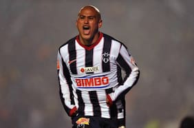 “Quiero que te los gastes en ropa, no en pendejadas”: excompañero recuerda el día en que Chupete Suazo lo ayudó con US$ 1.000