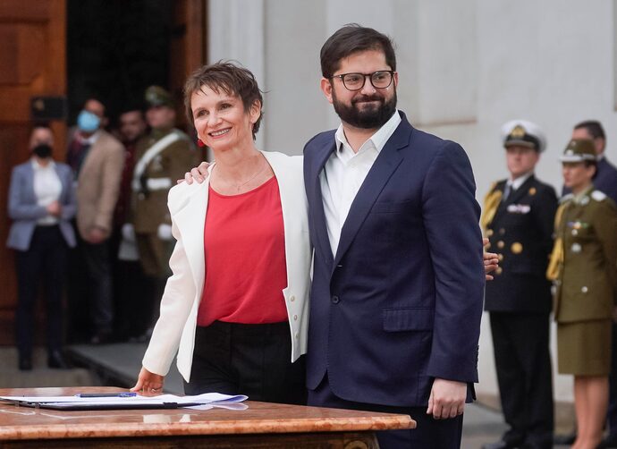 Que solo salga Tohá del gabinete: el gesto que evalúa Boric - La Tercera