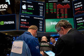 Apple destrona a Nvidia y se convierte en la empresa más valiosa del mundo
