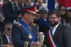 Parada Militar: Presidente Boric “pasa las llaves” tras el tradicional brindis de Chicha en Cacho