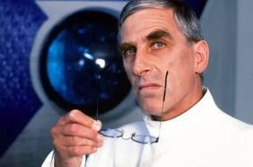 Muere Terrence Hardiman, elogiado actor de The Crown, Doctor Who y The Dermon Headmaster