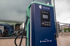 Moon, así se llama la marca de cargadores eléctricos de Porsche Chile