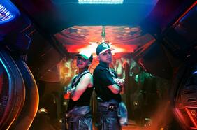 Lucky Brown y Jere Klein se presentan en Movistar Arena