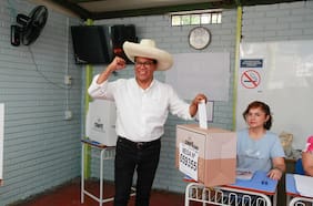 Elecciones en Perú: Izquierdista Sánchez iría a la segunda vuelta con Keiko Fujimori
