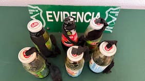 Cerca del Liceo de Aplicación: Carabineros detiene a dos menores con combustible y bombas molotov en plena Alameda