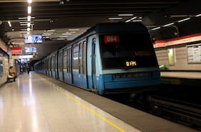 Cierran tres estaciones de Línea 1 de Metro por persona en la vía