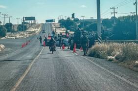 Hallan cinco cuerpos decapitados en una carretera en el centro de México