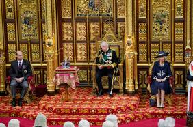 ¿Comenzó la transición del príncipe Carlos para convertirse en rey?