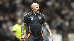 Jorge Sampaoli rompe el silencio tras su nuevo escándalo en Brasil y recibe dura crítica de un histórico jugador