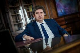 Ministro Cerda abordó la fuerte recuperación de los mercados tras las elecciones y espera moderación en pogramas de Kast y Boric