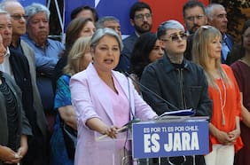 Jara presenta refuerzos en su comando tras renuncia de Quiroga y anuncia a Vodanovic como jefa de campaña