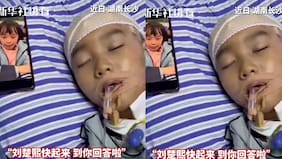 China: niño despierta de un prolongado coma tras ser estimulado con videos enviados por sus amigos