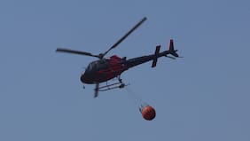 Incendio forestal en Lo Barnechea moviliza a Bomberos y Conaf: hay cuatro focos de fuego activos