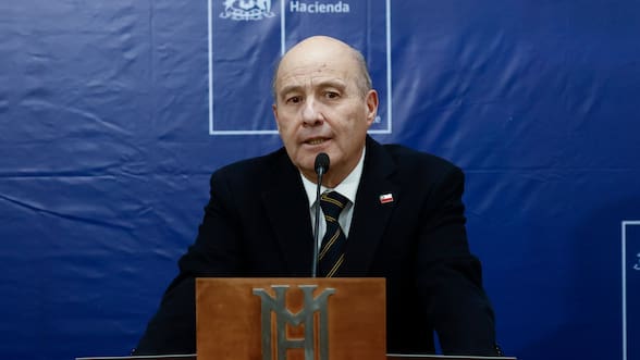 Deuda pública: Quiroz reitera que informe del gobierno anterior tiene “inconsistencias” y alude a planilla que no entregaron al CFA