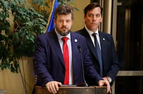 Kaiser suspende gira nacional para votar AC contra juez Ulloa