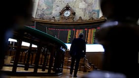 Cerca de los 10.000 puntos y con acciones de consumo al alza: el Ipsa en caso de triunfo electoral de la derecha