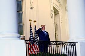 Trump de alta y sin mascarilla