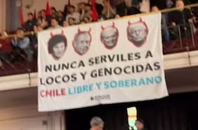 El lienzo contra Kast que dividió al FA previo al ingreso de Boric al congreso del partido