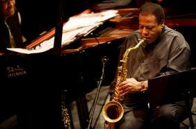 Wayne Shorter: saxofonista esencial del jazz moderno muere a los 89 años