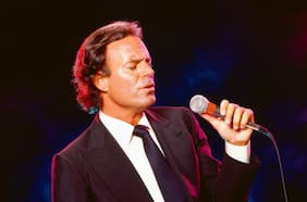 Y llegó Julio (o cómo tomarse en serio a Julio Iglesias a través de un libro)