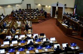 Tenso debate en la Cámara por proyecto que establece Día Nacional por la Paz: oposición exige que se conmemore el 18 de octubre