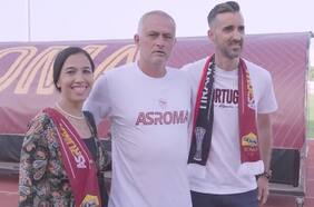 Mourinho, el testigo VIP: fanático de la Roma pide matrimonio delante del técnico portugués