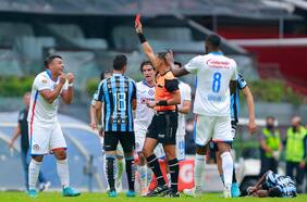 Solo 11 minutos en cancha: Iván Morales es expulsado en la victoria de Cruz Azul