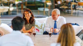 “Señores traje oscuro y señoras vestido corto”: el cóctel de Kast que reunirá a autoridades, cercanos y colaboradores