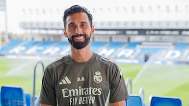 Arbeloa marca diferencias con Xabi Alonso en su presentación en Real Madrid: “Queremos un Vinicius que disfrute y baile”