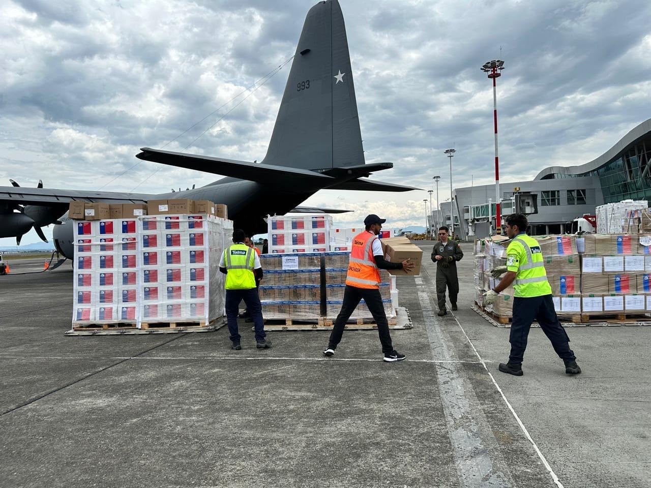 Gobierno envía ayuda humanitaria a Colombia tras incendios forestales