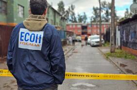 Asesinan a disparos a un hombre en Puente Alto: victimarios habrían bajado de un vehículo para atacarlo con armas de fuego