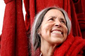 Soñar el agua: un recorrido por la vida, obra y sueños de Cecilia Vicuña en el Museo de Bellas Artes