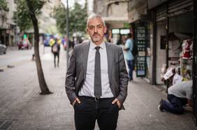 Luis Thayer, director de Migraciones: “A nosotros no nos interesa hacer un espectáculo, ni humillar a los extranjeros que son expulsados”