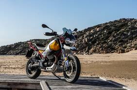 Moto Guzzi V85TT: entre el distanciamiento y la aventura hay una nueva moto
