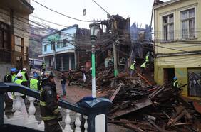 Decretan prisión preventiva para imputado por causar fatal incendio en Barrio Puerto en Valparaíso