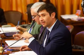 Tras desencuentro con Chile Vamos: Calisto anuncia que reunió las firmas necesarias para competir como independiente