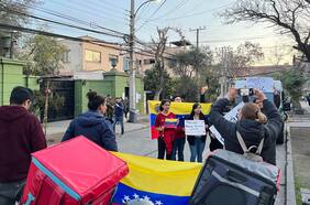 El frenético día después de las elecciones que marcó las salidas de los cuerpos diplomáticos de Chile y Venezuela