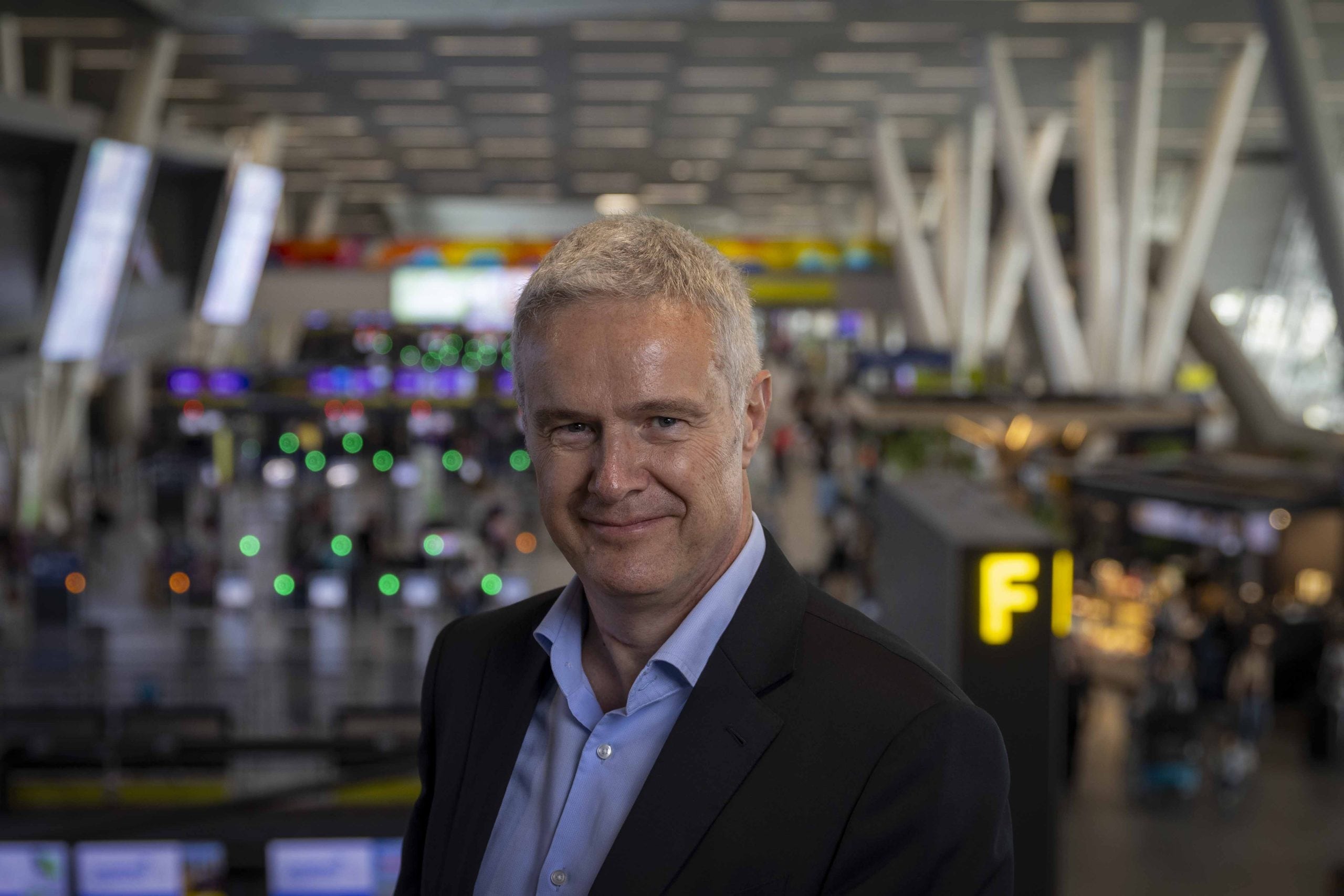 CEO de Nuevo Pudahuel explica los factores que empujan el tráfico aéreo de pasajeros a la baja